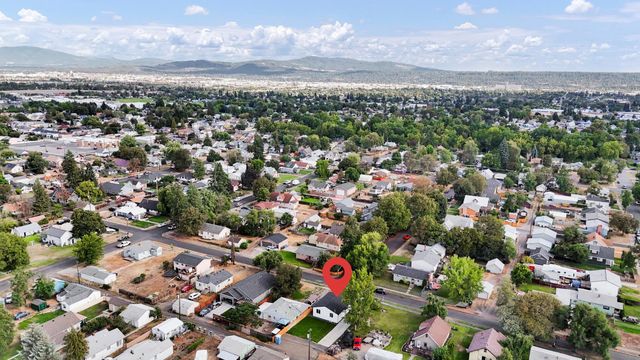 1733 E Lacrosse Ave, Spokane, WA 99207