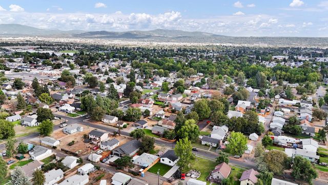 1733 E Lacrosse Ave, Spokane, WA 99207