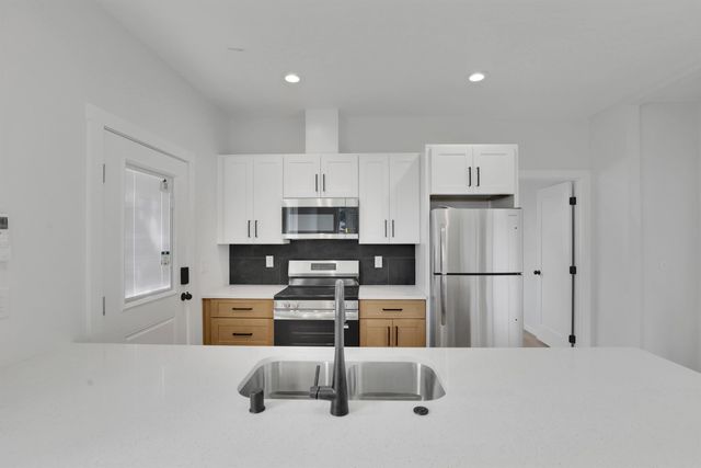 1733 E Lacrosse Ave, Spokane, WA 99207