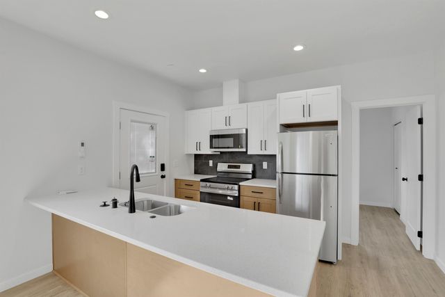 1733 E Lacrosse Ave, Spokane, WA 99207