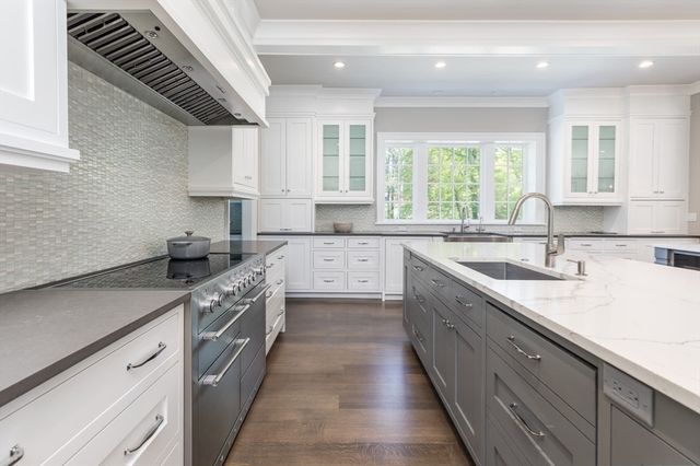 8 Hidden Road, Weston, MA 02493