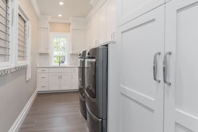 8 Hidden Road, Weston, MA 02493