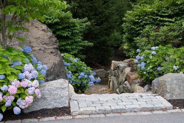 8 Hidden Road, Weston, MA 02493