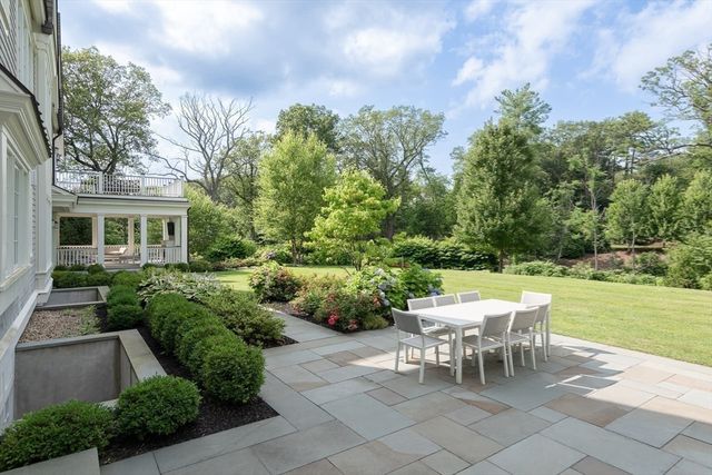 8 Hidden Road, Weston, MA 02493