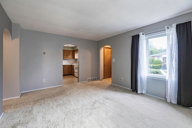 1415 COLD SPRING Drive, Erie, PA 16508