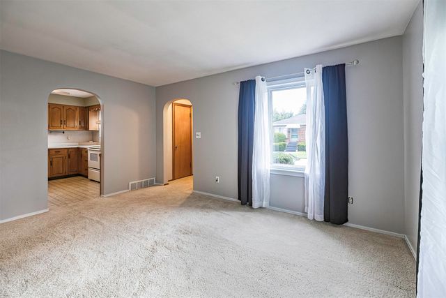 1415 COLD SPRING Drive, Erie, PA 16508