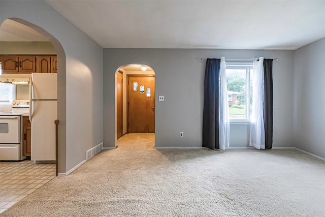 1415 COLD SPRING Drive, Erie, PA 16508