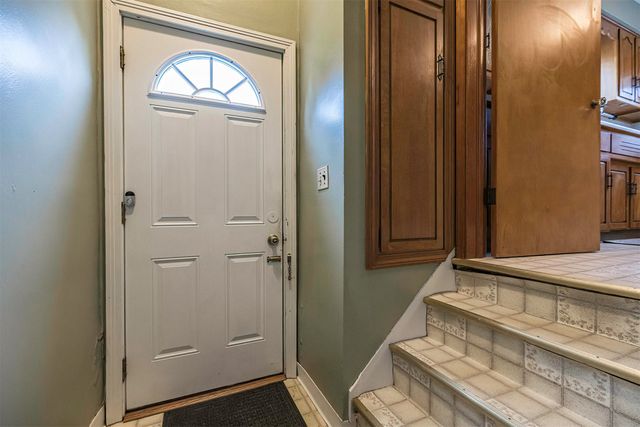 1415 COLD SPRING Drive, Erie, PA 16508