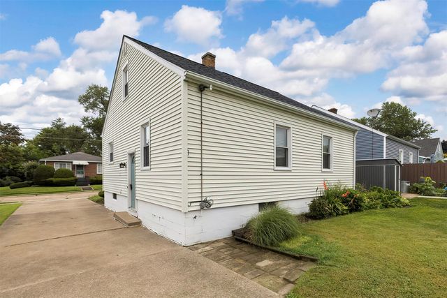 1415 COLD SPRING Drive, Erie, PA 16508