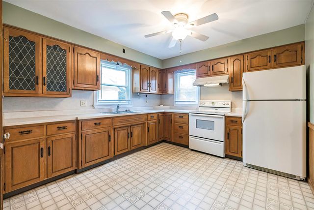 1415 COLD SPRING Drive, Erie, PA 16508