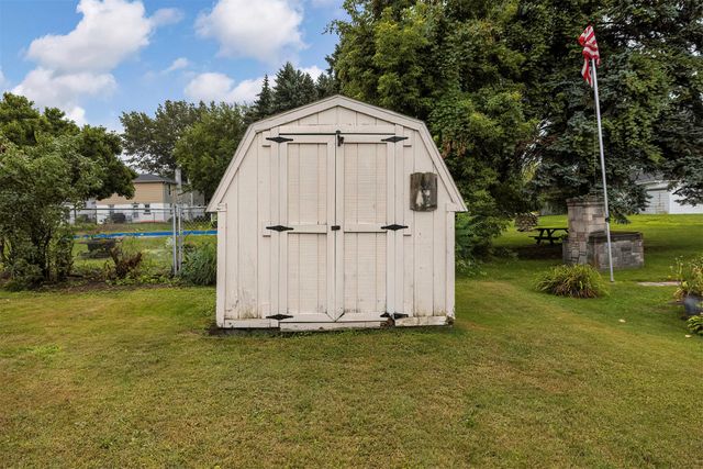 1415 COLD SPRING Drive, Erie, PA 16508