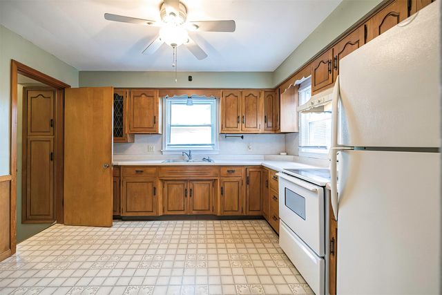 1415 COLD SPRING Drive, Erie, PA 16508