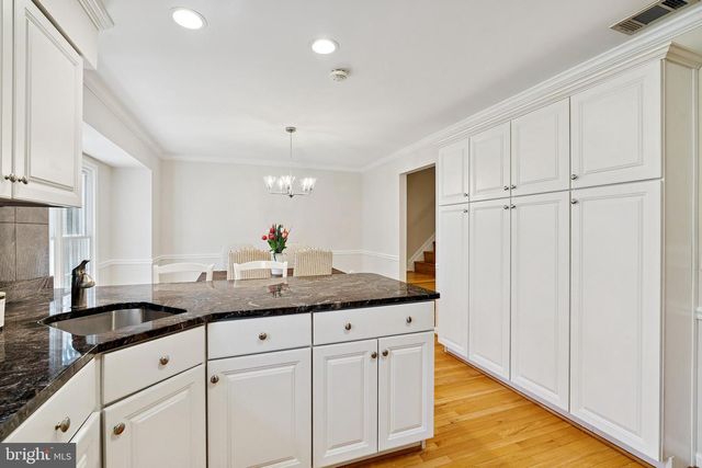 7810 ASHLEY GLEN RD, Annandale, VA 22003