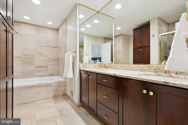 7810 ASHLEY GLEN RD, Annandale, VA 22003