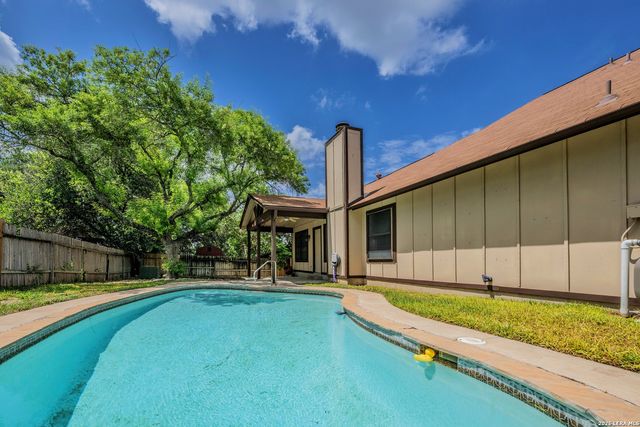 6122 RIDGEBROOK ST, San Antonio, TX 78250