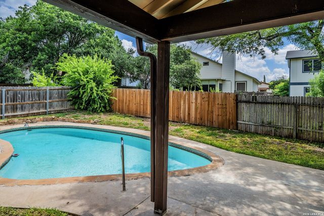 6122 RIDGEBROOK ST, San Antonio, TX 78250