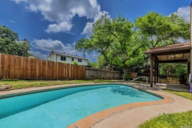 6122 RIDGEBROOK ST, San Antonio, TX 78250