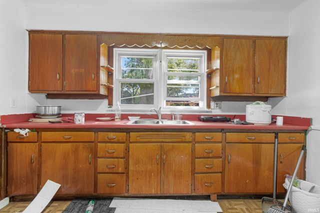 401 W Fairfax Avenue, Fort Wayne, IN 46807