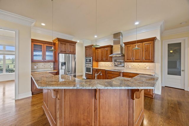 3360 Shannon Run Road, Versailles, KY 40383