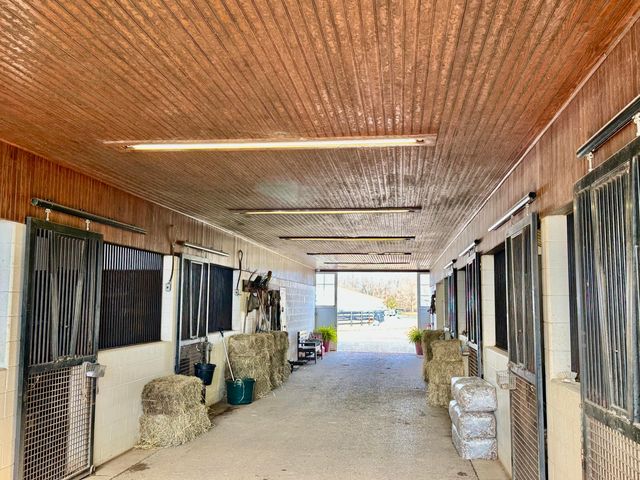 3360 Shannon Run Road, Versailles, KY 40383