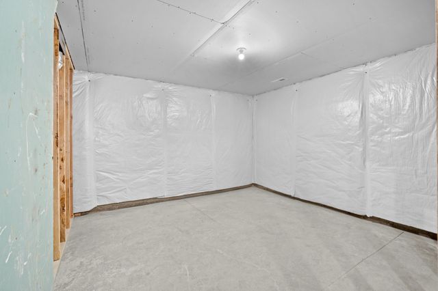 2505 Shaw Street, Des Moines, IA 50317