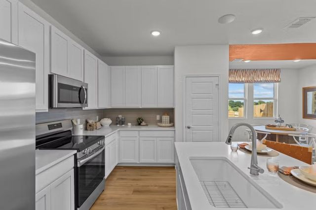 405 Jills Path, Seguin, TX 78155