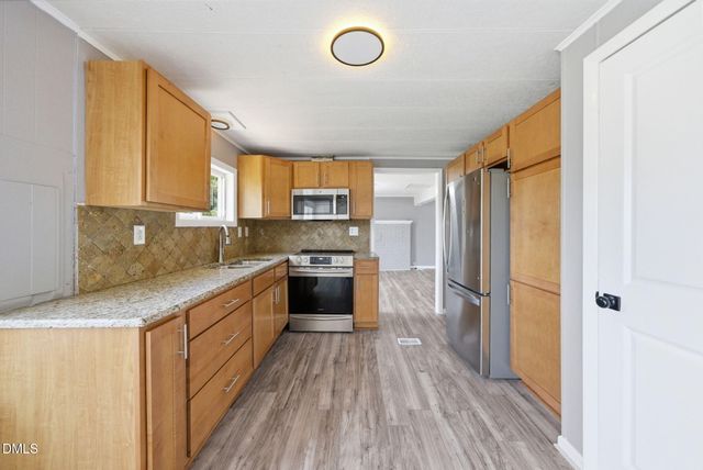 320 E Earp Street, Holly Springs, NC 27540