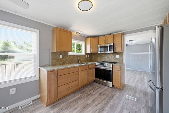 320 E Earp Street, Holly Springs, NC 27540