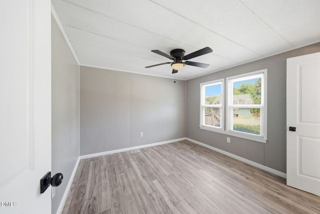 320 E Earp Street, Holly Springs, NC 27540