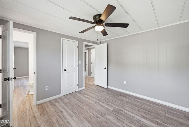 320 E Earp Street, Holly Springs, NC 27540