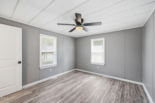 320 E Earp Street, Holly Springs, NC 27540