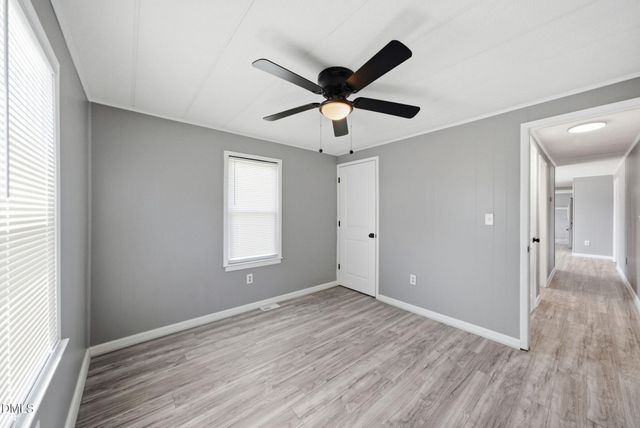 320 E Earp Street, Holly Springs, NC 27540