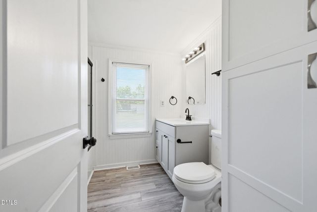 320 E Earp Street, Holly Springs, NC 27540