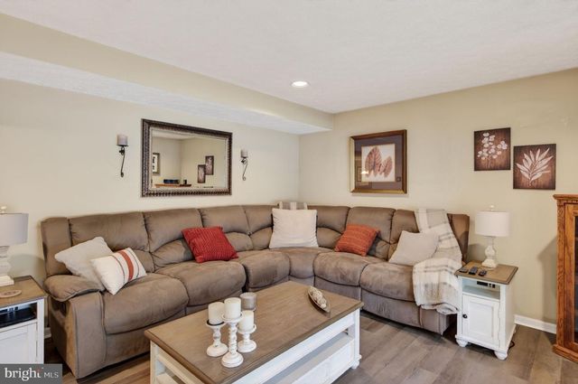 52 MASTERS CIR, Marlton, NJ 08053