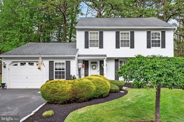 52 MASTERS CIR, Marlton, NJ 08053