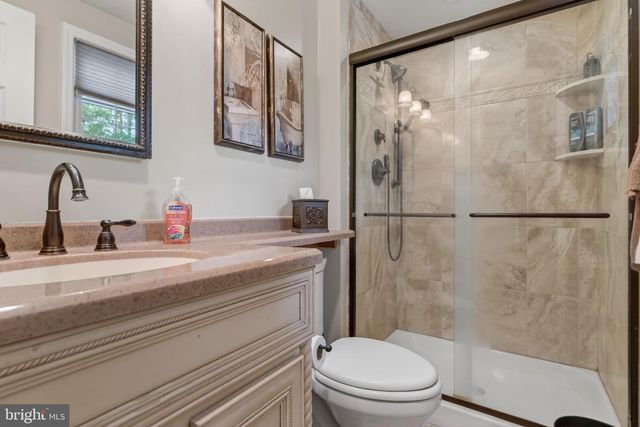 52 MASTERS CIR, Marlton, NJ 08053