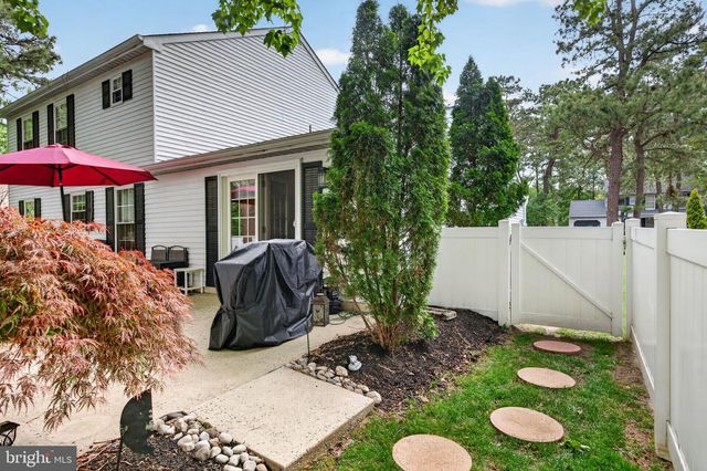 52 MASTERS CIR, Marlton, NJ 08053