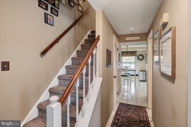 52 MASTERS CIR, Marlton, NJ 08053