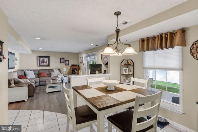 52 MASTERS CIR, Marlton, NJ 08053