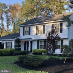 52 MASTERS CIR, Marlton, NJ 08053