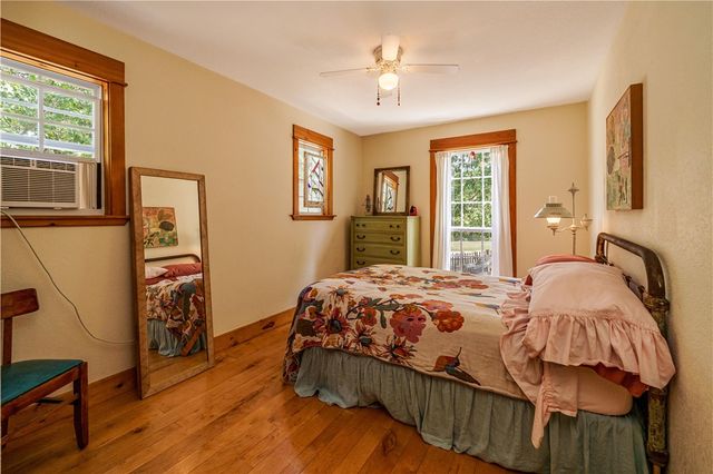 679 County Road 332, Eureka Springs, AR 72632