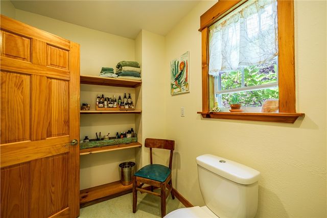 679 County Road 332, Eureka Springs, AR 72632