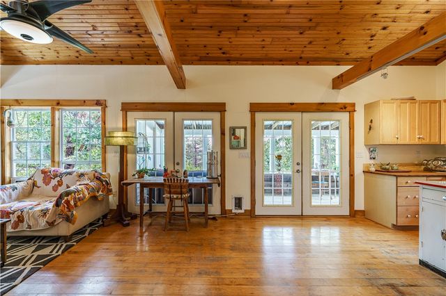 679 County Road 332, Eureka Springs, AR 72632