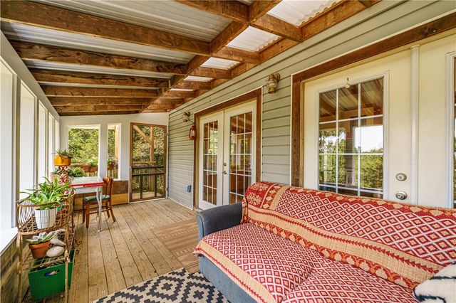 679 County Road 332, Eureka Springs, AR 72632
