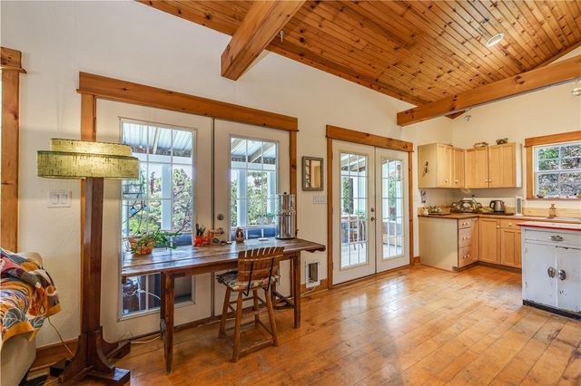 679 County Road 332, Eureka Springs, AR 72632