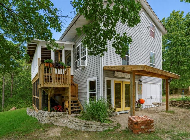 679 County Road 332, Eureka Springs, AR 72632