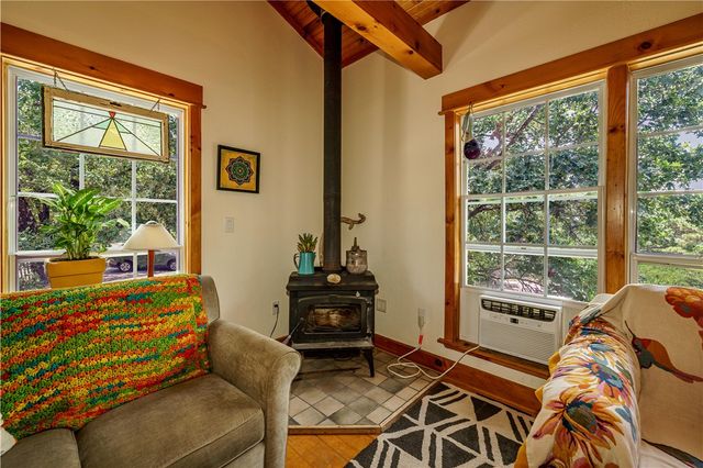 679 County Road 332, Eureka Springs, AR 72632