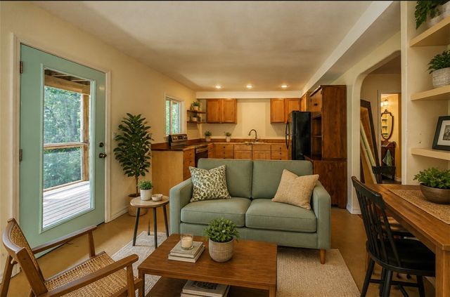 679 County Road 332, Eureka Springs, AR 72632