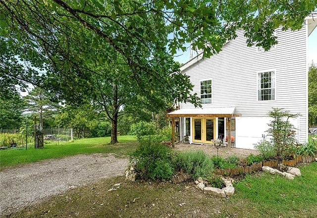 679 County Road 332, Eureka Springs, AR 72632