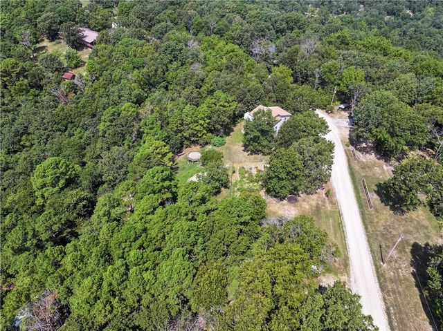 679 County Road 332, Eureka Springs, AR 72632